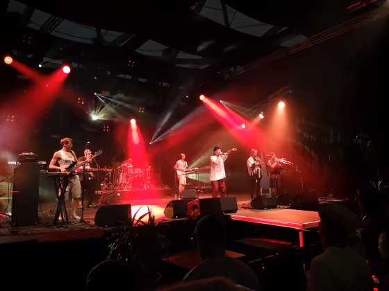 Mit Songs wie "Es Lem in de Berg" trumpften die Local Heroes am frühen Abend auf.