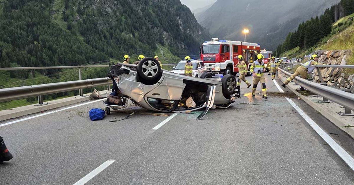 Fell 20 meters at toll booth: Driver (82) injured on Felbertauernstraße