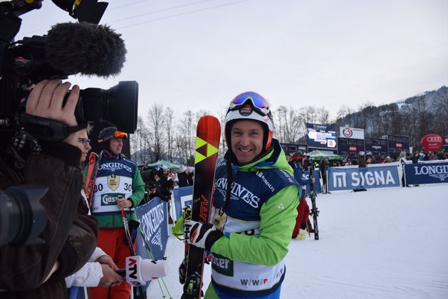 Auch heuer raste der ehemalige Skirennläufer Hans Knauss bei der Kitz Charity Trophy die Piste hinunter.