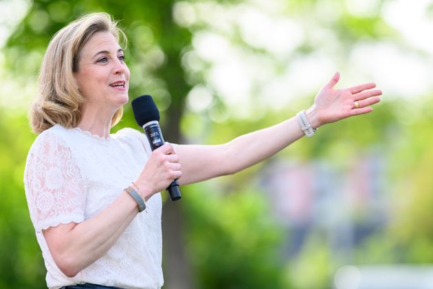NEOS-Chefin Beate Meinl-Reisinger verbringt ihren Urlaub in Bad Aussee.