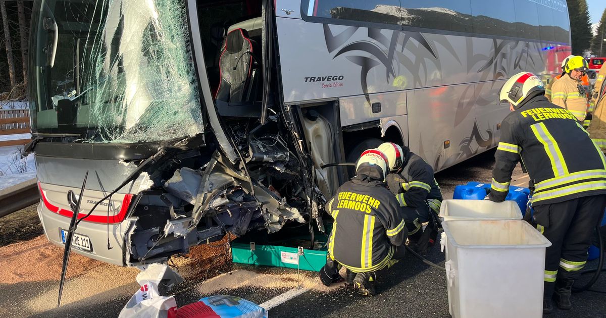 Reisebus-prallte-gegen-Auto-Zwei-Schwerverletzte-bei-Unfall-auf-Fernpassstra-e