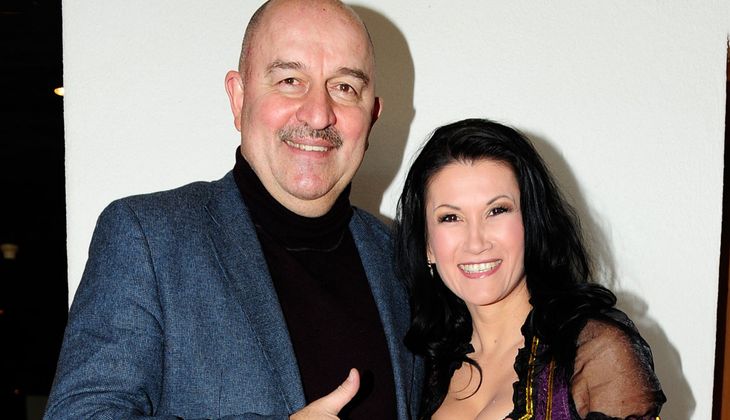 Stani Tschertsches­sessow mit Sängerin Antonia.