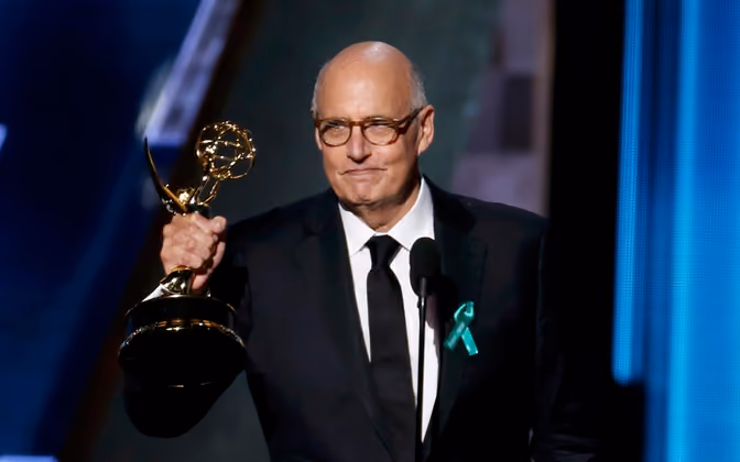 Jeffrey Tambor widmete seinen Emmy als Bester Comedy-Hauptdarsteller allen Transsexuellen. Für die Serie "Transparent" war es nicht die einzige Auszeichnung.