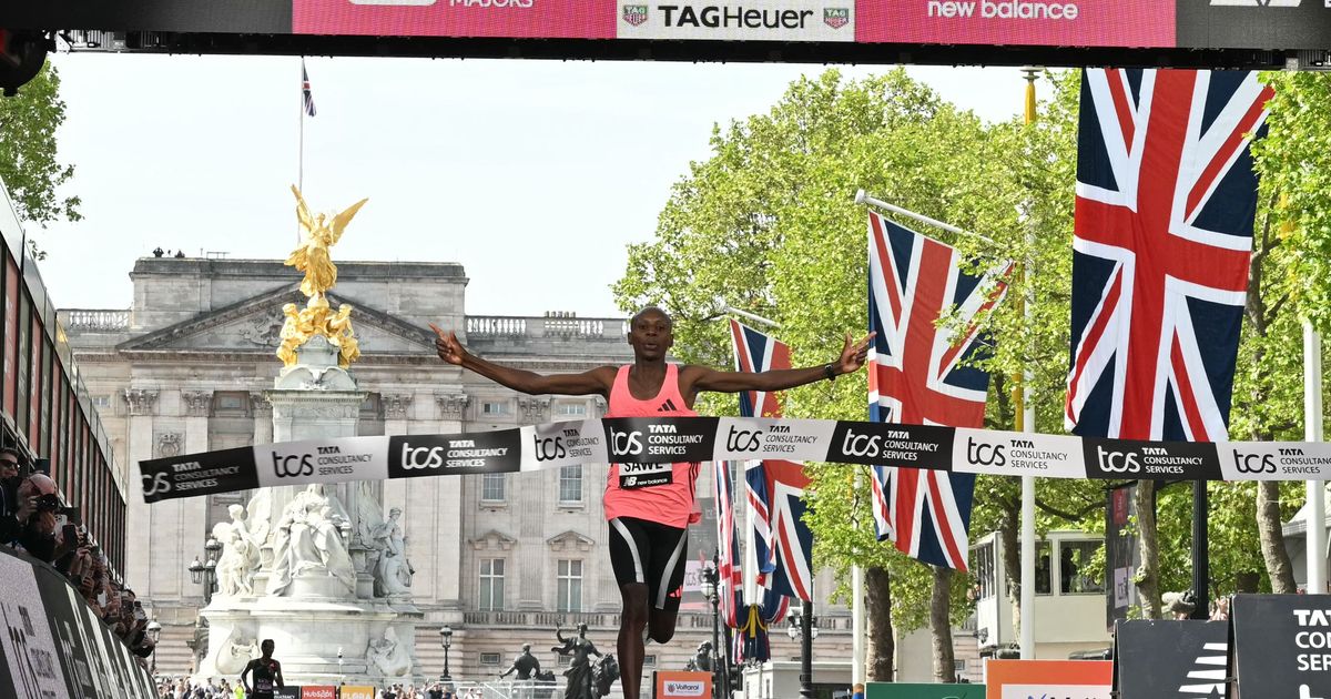 Sawe-schrieb-Sport-Geschichte-Kenianer-lief-in-London-als-Erster-unter-zwei-Stunden
