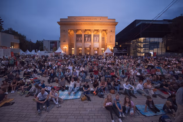 FREITAG, 21.9.: Carmen Public Viewing