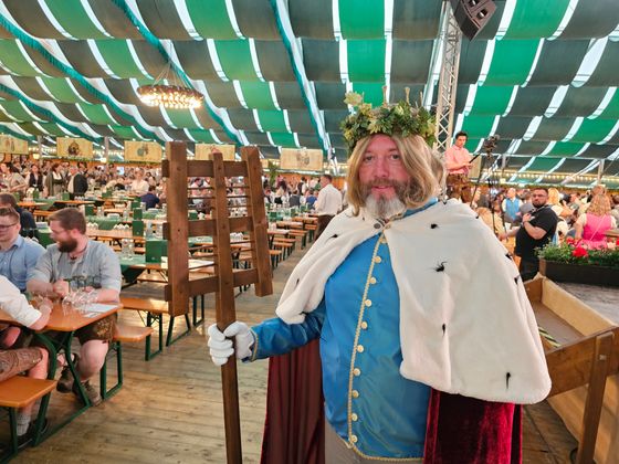 Der Bierkönig Gambrinus darf nicht fehlen.