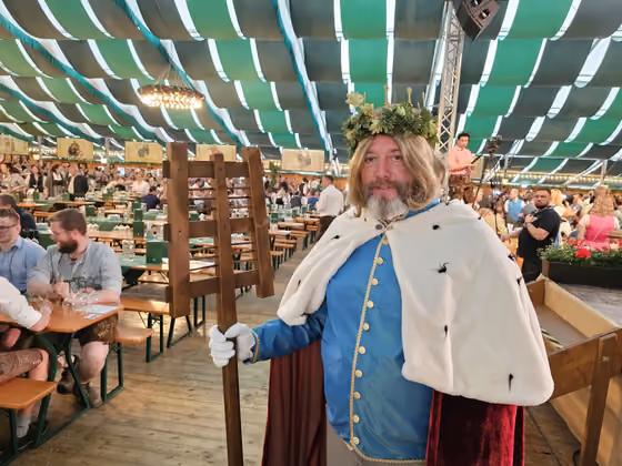 Der Bierkönig Gambrinus darf nicht fehlen.