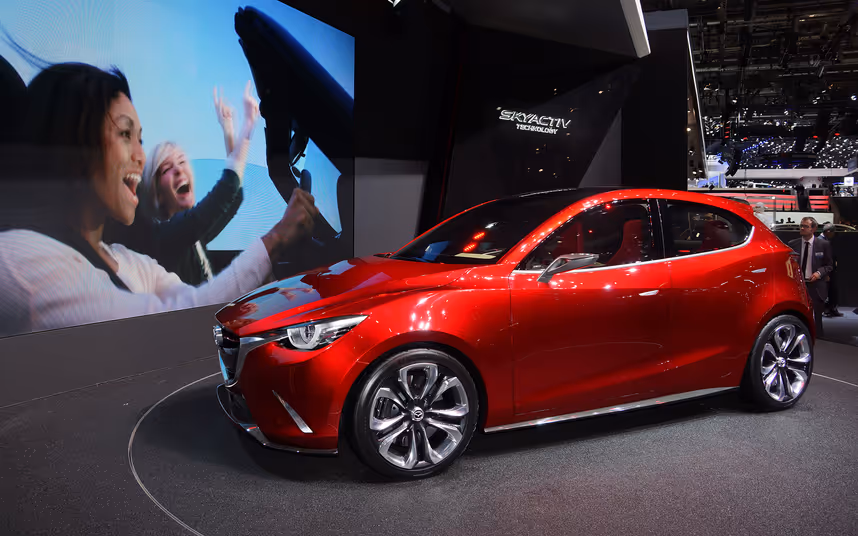 Mazda reitet auf der perfekten Welle