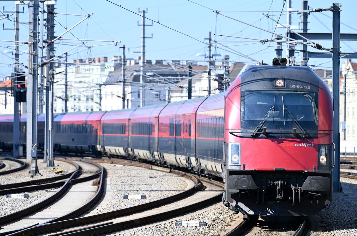 Monatelange Bauarbeiten: Deutsches Eck bringt wieder Verspätungen für Tiroler Zugreisende