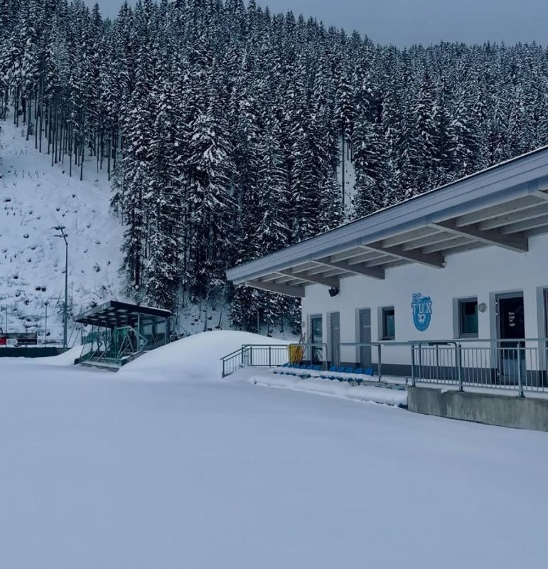 Zu viel Schnee am Fußballplatz: Erneut einige Absagen im Unterhaus