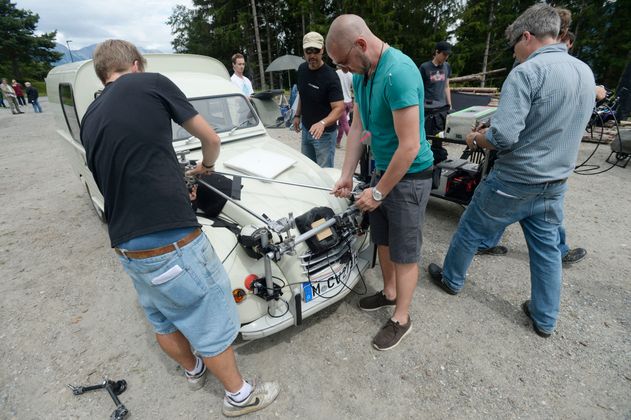 Dreharbeiten zum Krimi "Der Metzger geht fremd" in Mutters Raitis.