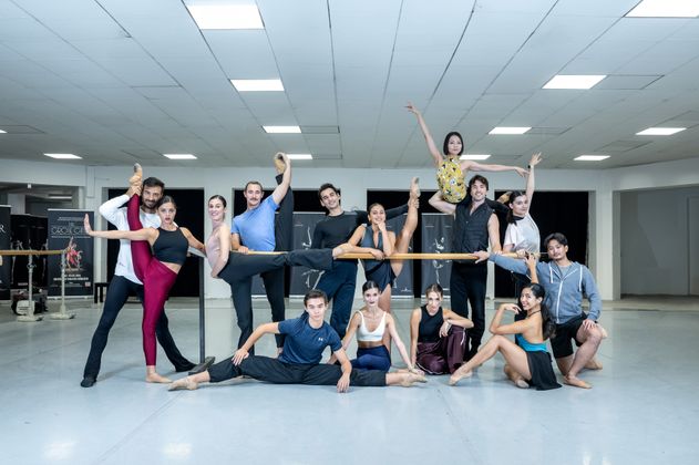 Innsbruck tanzt auch diesen Winter wieder: Den Auftakt zum 2. Innsbrucker Winter Dance Festival gibt die Reinszenierung von Lágrimas Negras, die Geschichte der kubanischen Musikerfamilie Valdes, mit Gasa Valgas Limonada Dance Company.