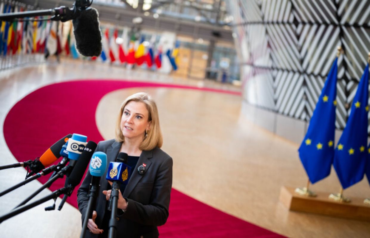 EU sanktioniert Entführer ukrainischer Kinder