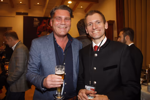 Einkehrschwung im Rasmushof: Der Kufsteiner Johannes Rauch und der neue A1-Enterprise-CCO Martin Resel (r.) waren ebenfalls in Feierlaune.