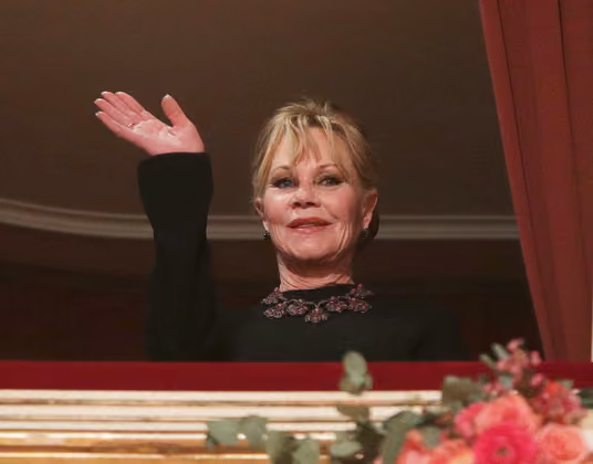 Ob sich Melanie Griffith die Winktechnick von Queen Elizabeth abgeschaut hat?