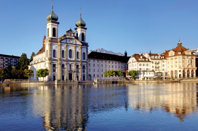 Die Jesuitenkirche in Luzern

Jesuit Church, Lucerne
