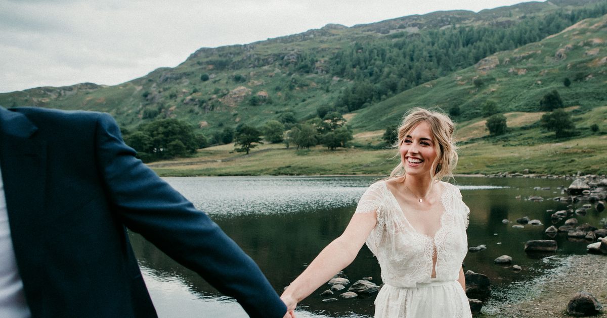 Brautmode-im-Wandel-Was-bei-Hochzeitspaaren-des-neuen-Jahres-im-Trend-liegt