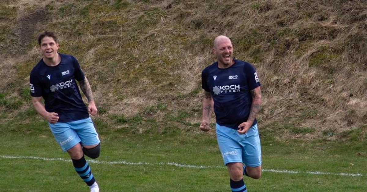 Edel-Routinier-Platzer-servierte-Hattrick-Bachler-schn-rte-in-sieben-Minuten-Viererpack