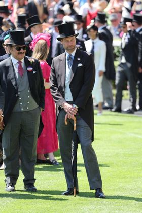 Thronfolger Prinz William wirkt etwas verloren ohne Kate. Die Prinzessin hatte ihre Teilnahme kurzfristig abgesagt.