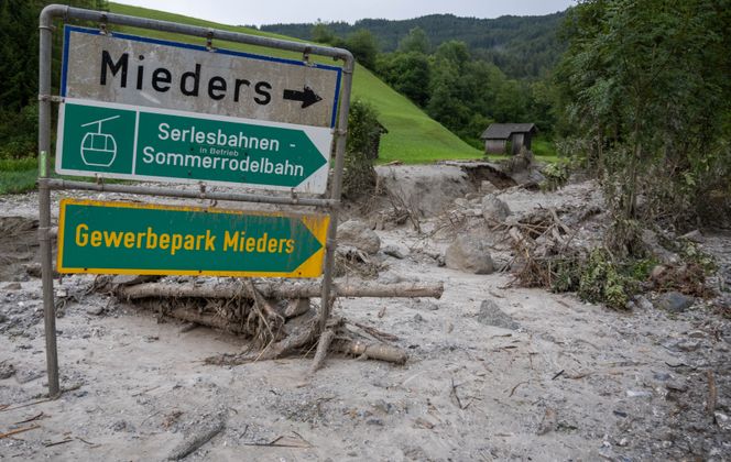 In Mieders ging eine Mure auf die Stubaitalstraße ab.