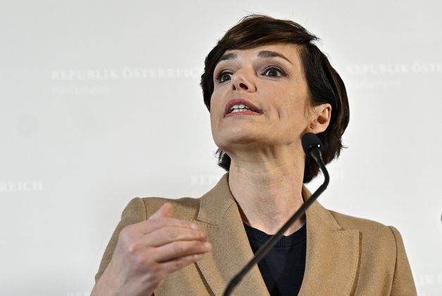 "Ich habe diese Postenschacherei und diese Ego-Spielchen so satt." - Keine Angst vor Hinterzimmer-Messerwetzern, nochmals Rendi-Wagner.
