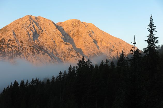 Auf einer morgendlichen Radtour vom Leutaschtal zur Wangalm bot sich dieser herrliche Blick auf die Hohe Munde.