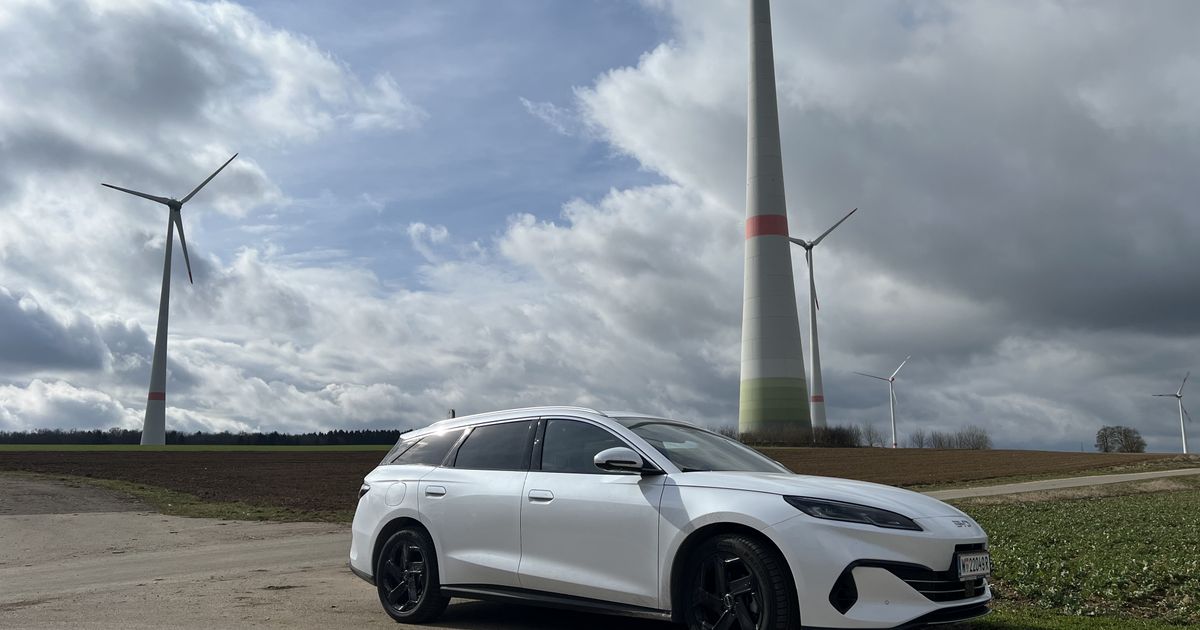 Raffiniert-kombiniert-Ein-Langheck-mit-zwei-Motoren-und-viel-Ausdauer