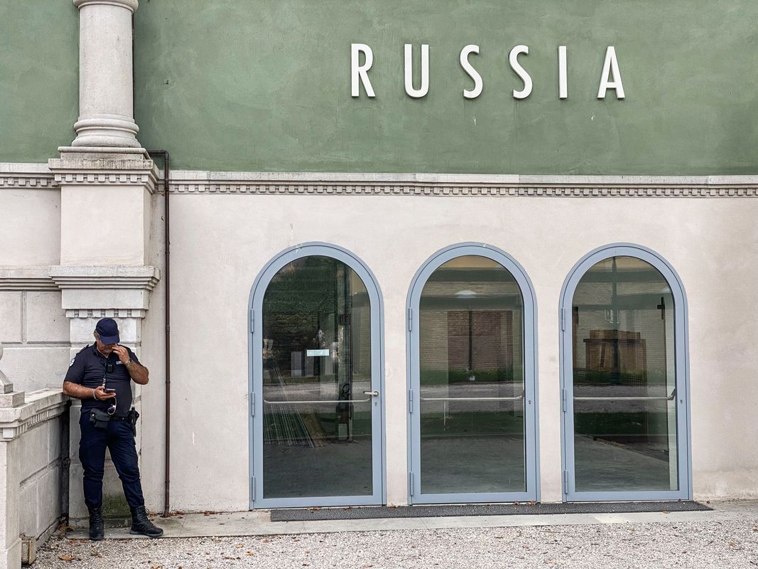 Chaos nach Jury-Rücktritt: Kunstbiennale in Venedig steht vor Scherbenhaufen