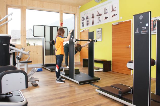 Die neuen „EGYM Smart Flex Geräte“ stellen sich vollautomatisch ein und geben die ideale Belastungs- und Pausenzeit mittels Licht- und Vibrationssignale vor. Weitere Infos zum Studio und zum neuen Abo-System gibt es auf www.injoy-imst.at. 