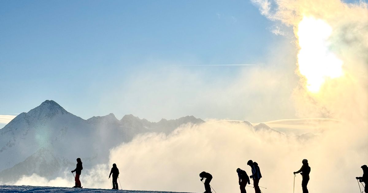 Etwas-Schnee-viel-Sonne-eisige-Temperaturen-Tirol-muss-sich-dick-einpacken