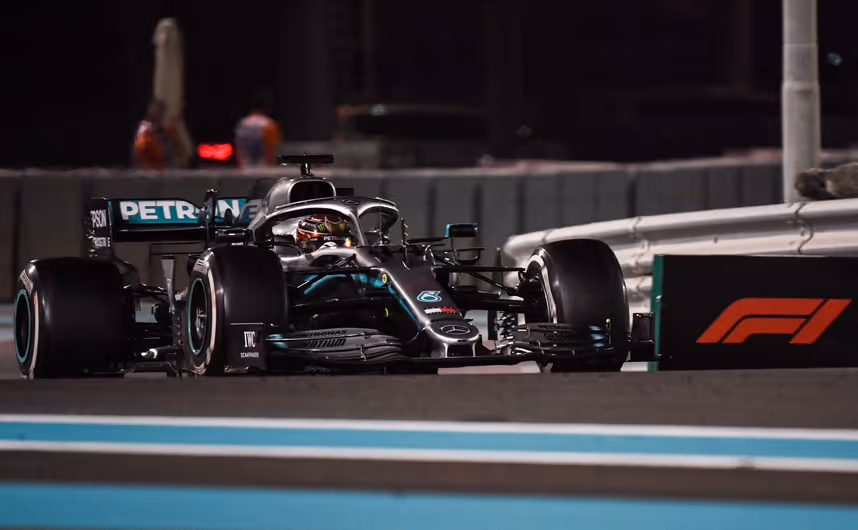 Finale Triumphfahrt für Hamilton, Ferrari kam mit Geldstrafe davon