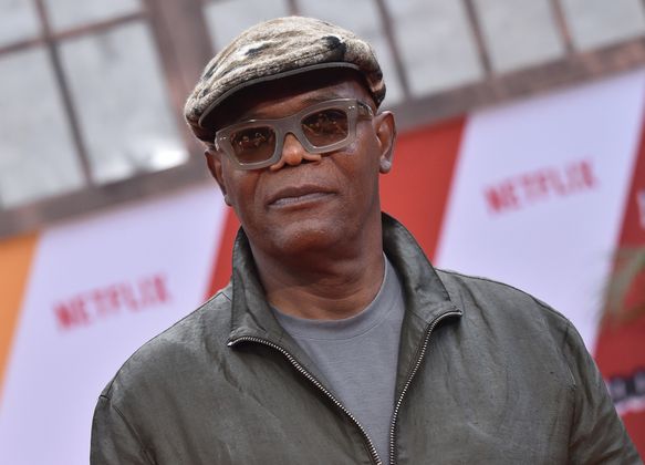 Samuel L. Jackson: Er stotterte als Kind, weil er gemobbt wurde und wurde daraufhin noch mehr gemobbt. Sein Heilmittel ist eher ungewöhnlich: Er flucht. Das Wort „Motherf*cker“ soll am besten helfen, um das Stottern zu stoppen.