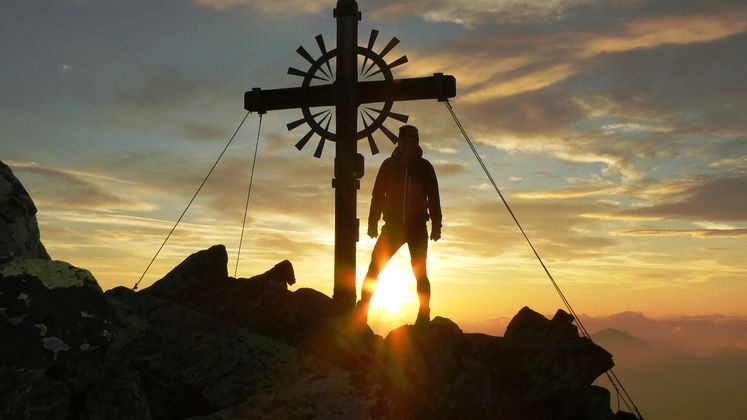 Sonnenaufgang Brennerspitze in den Stubaier Alpen.