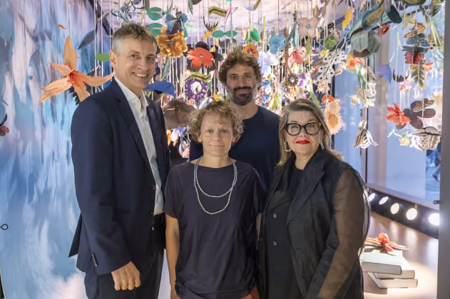 Eröffnungsfreude: MAK Generaldirektorin Lilli Hollein (re.) und Stefan Isser (Geschäftsführer der D. Swarovski Tourism Services GmbH, li.) mit Katharina Mischer und Thomas Traxler (mischer'traxler studio). 
