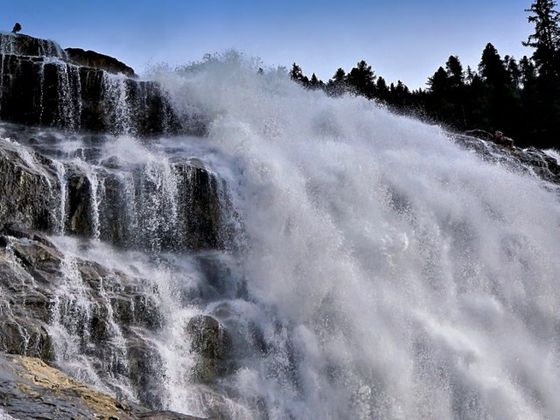 Der "Wasserstaub" am Grawafall bietet auch an heißen Sommertagen angenehme Kühle.