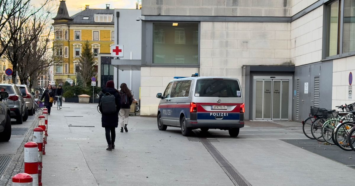 Polizei-muss-in-Klinik-Innsbruck-eingreifen-Aggressiver-Patient-attackiert-Sicherheitskr-fte