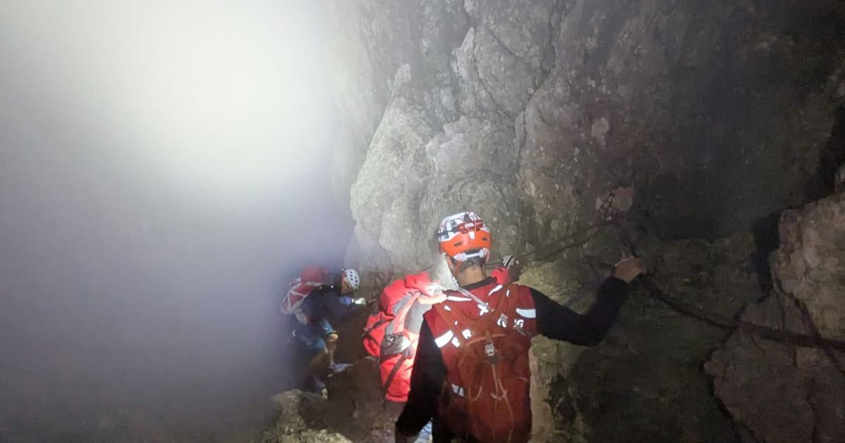 Dichter-Nebel-im-Karwendel-Eltern-und-elfj-hriges-Kind-von-Lamsenspitze-gerettet