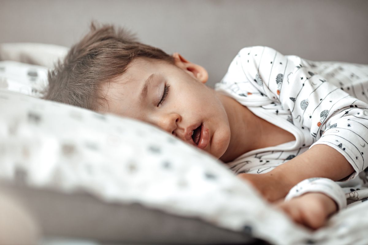 Nachtschreck, Stillzeit, Bettnässen: Babys und Kleinkinder schlafen anders
