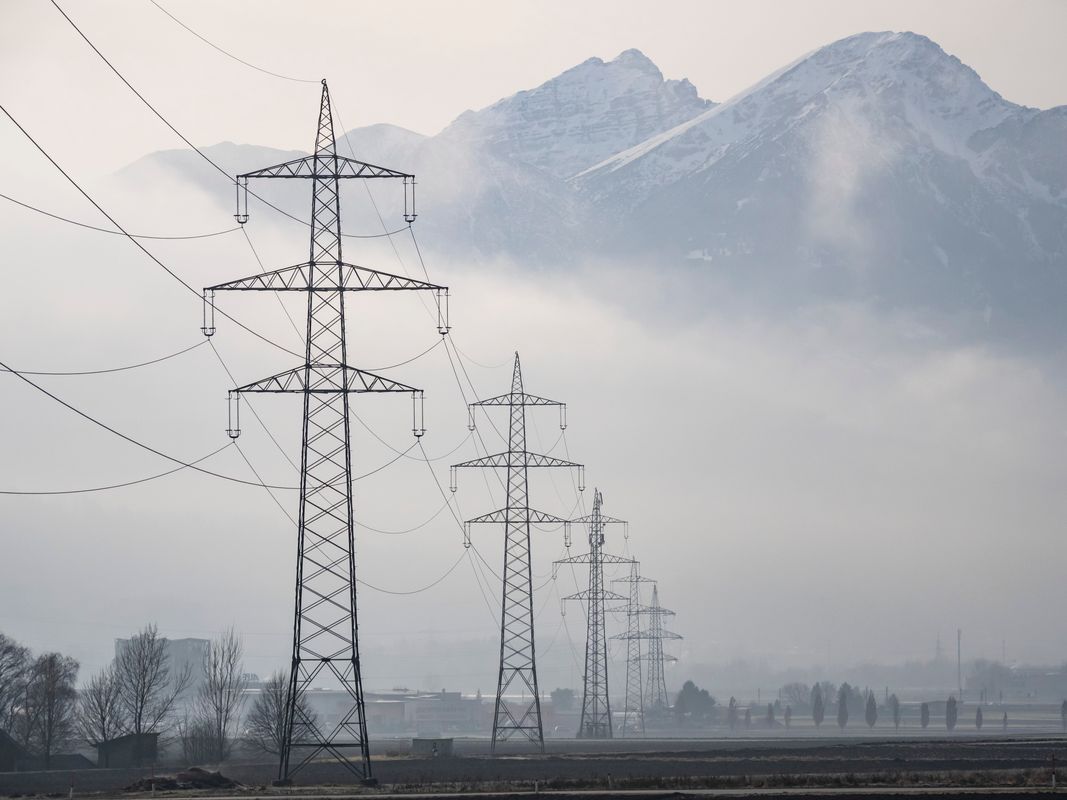 Regierung einig: Günstiger Strom in Krisenzeiten und für die Industrie