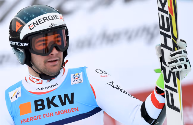 "Der Max, der Hundling, fährt im Training wie eine lauwarme Semmel und dann paniert er uns im Rennen her." Der im Super-G von Lake Louise neuntplatzierte Vincent Kriechmayr über Rang zwei von ÖSV-Teamkollege Max Franz.
