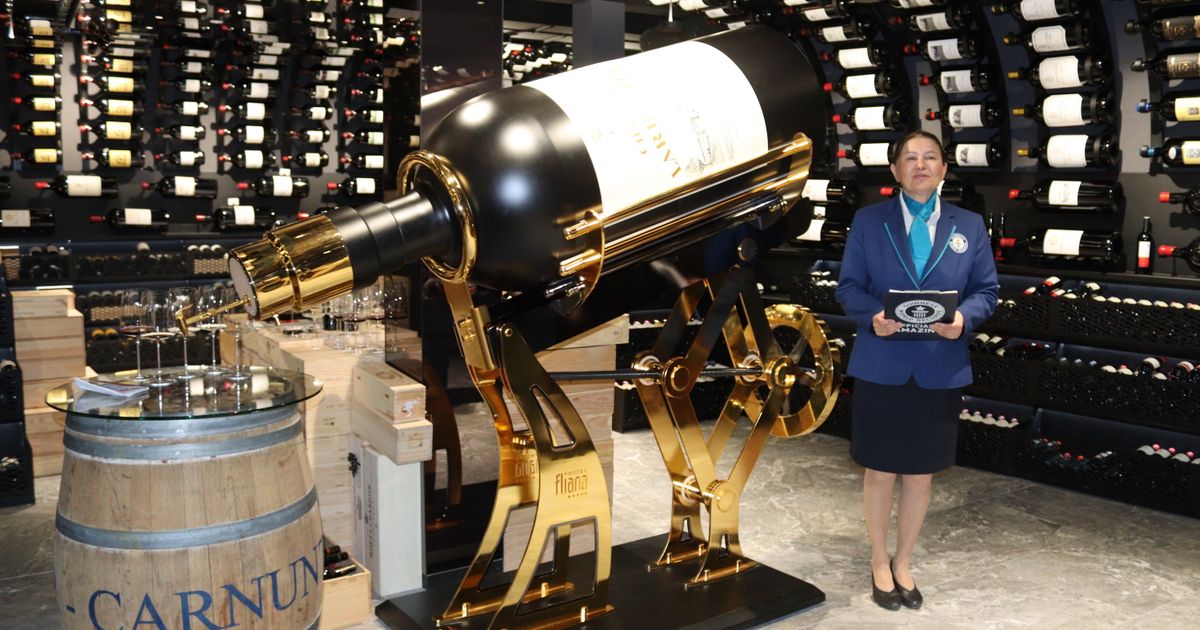 Mit-Wahnsinns-Idee-zum-Weltrekord-Ischgl-schreibt-mit-379-Litern-Wein-Geschichte