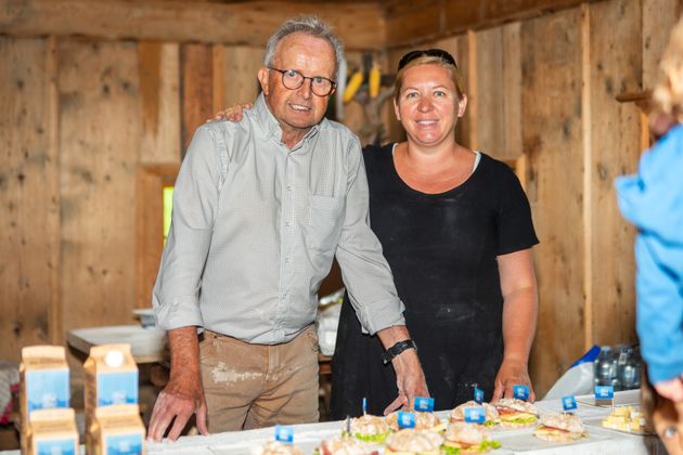  Die zwei Brotbäcker Klier Melanie und Erler Karl sorgten für eine traditionelle Verköstigung.