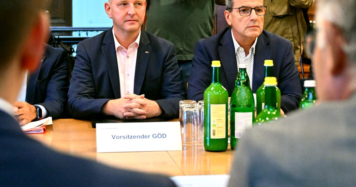 Zu-Verhandlungen-bereit-Welche-Forderungen-die-Beamten-an-die-Regierung-stellen