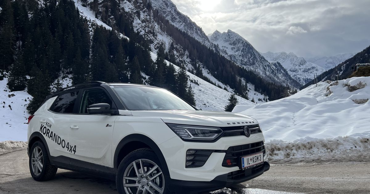 Das-Exotische-des-KGM-Korando-lauert-in-der-Mittelkonsole