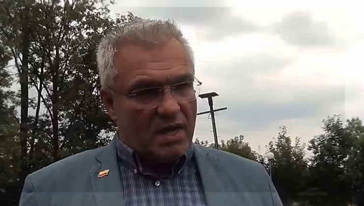 "25 Prozent gegen meinen über alles geschätzten Bundesparteiobmann?  Da kann ich aber schon stolz heimfahren, oder?"  Burgenlands FPÖ-Herausforderer Manfred Haidinger gibt sich auch mit einem verlorenen Match zufrieden.