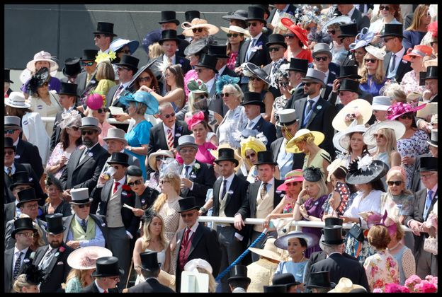 Vornehme Besucher an Tag eins in Ascot.