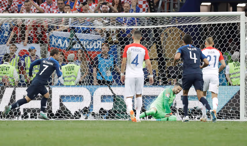 Frankreichs Offensive zaubert, Goalie Lloris verzaubert sich selbst