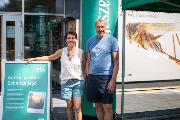 Elisabeth Salcher (TT-Marketing) mit Ernst Partl, GF des Naturparkhauses Kaunergrat.
