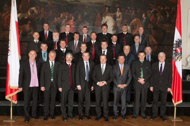 LH Platter, LR Tratter, Gemeindeverbandspräsident Schöpf mit den BürgermeisterInnen des Bezirks Imst.