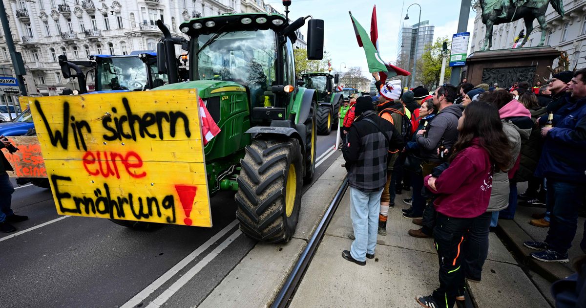 200 tractors put pressure on politicians: Totschnig now promises relief